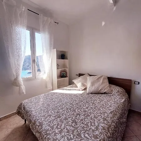 Rebecca Holidays Apartment