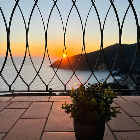 Rebecca Holidays Apartment Moneglia