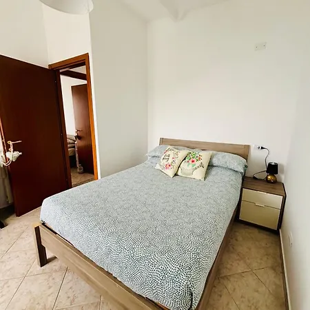 Rebecca Holidays Apartment Moneglia