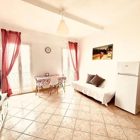 Rebecca Holidays Moneglia